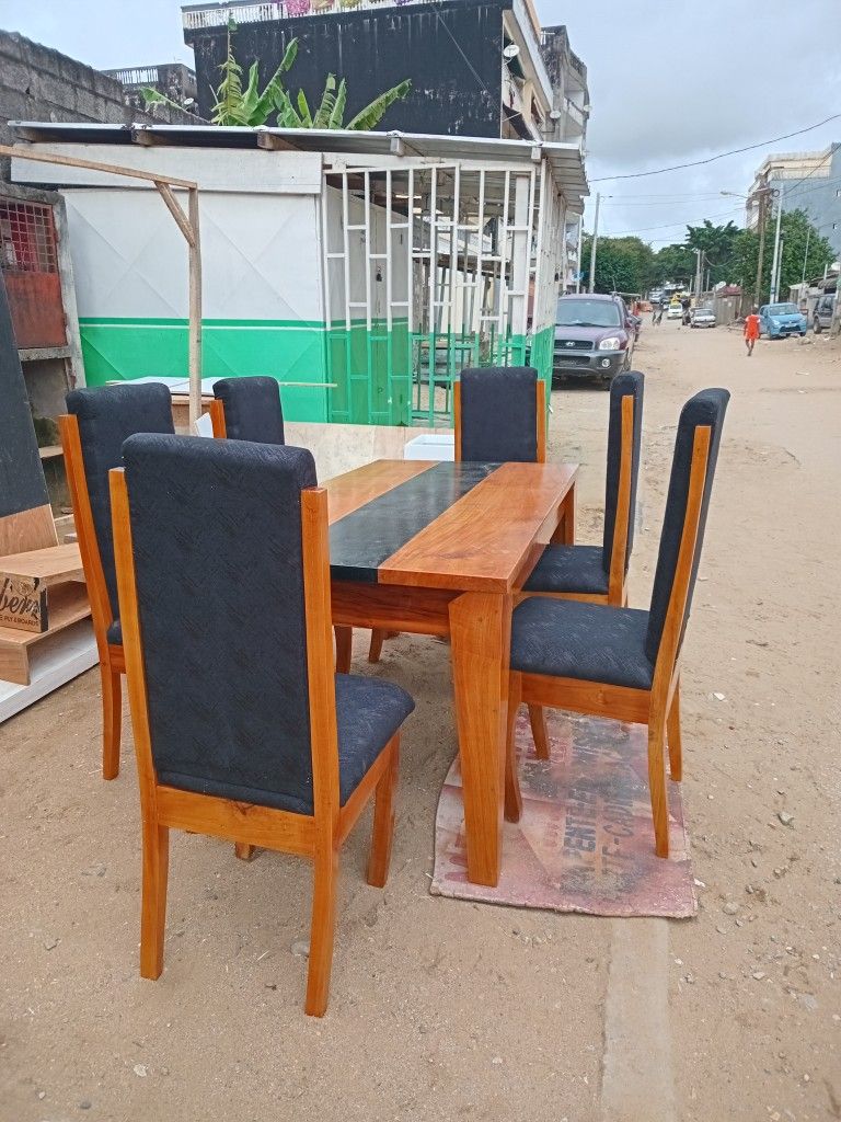 Oval Mahogany Dining Set