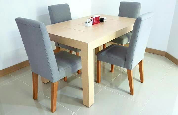 Light Wood Dining Table & Chair Set